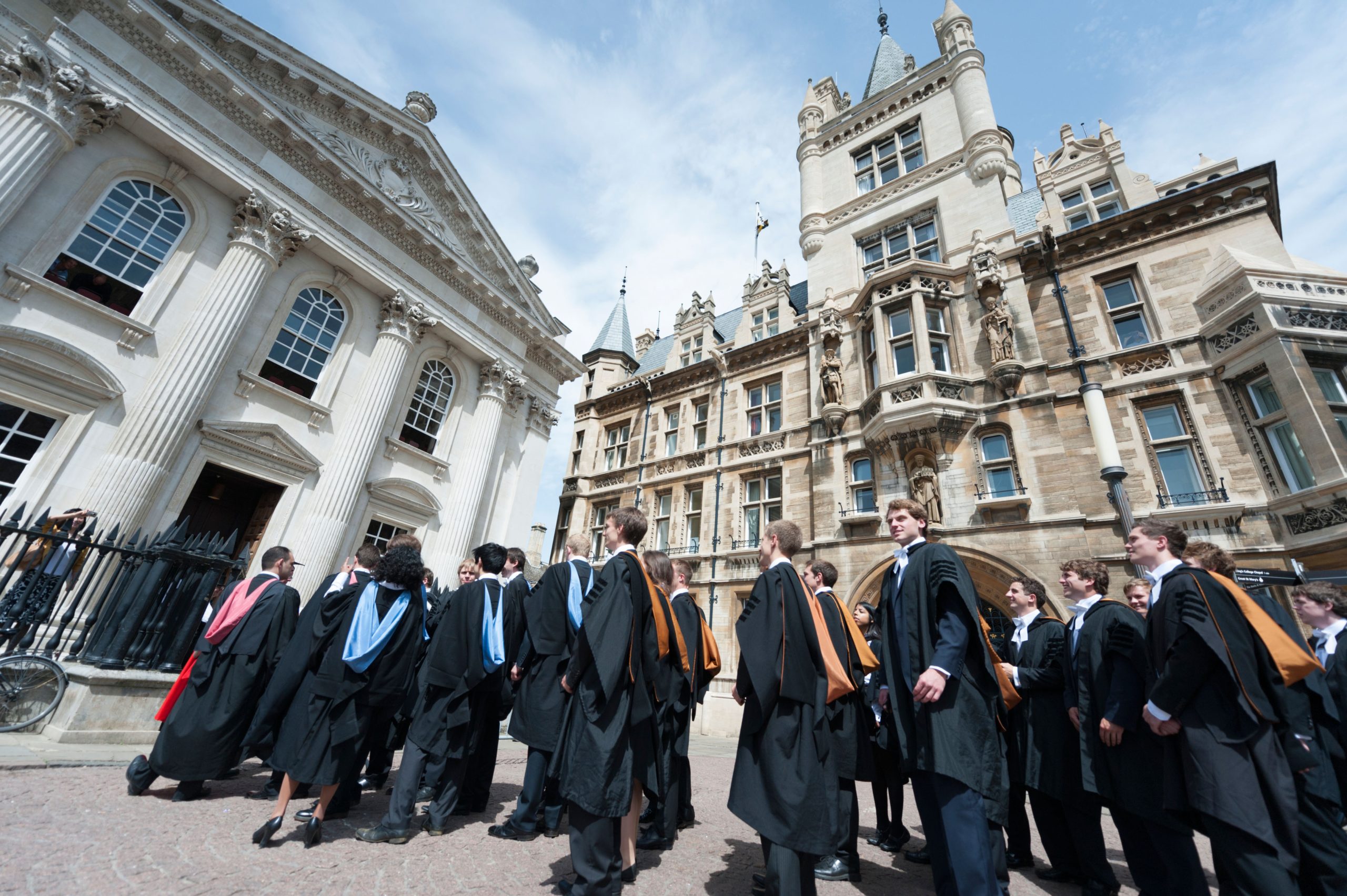 Uno de cada tres de los que tienen visas de graduados estudiaron en universidades del Grupo Russell, incluida Cambridge